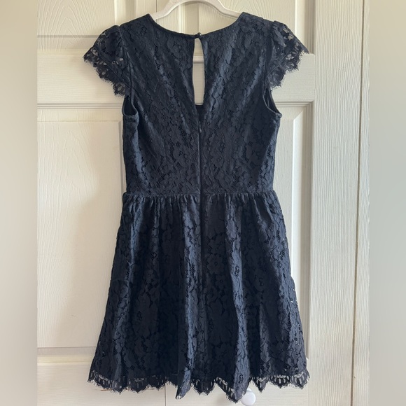 Black lace dress - Picture 3 of 7